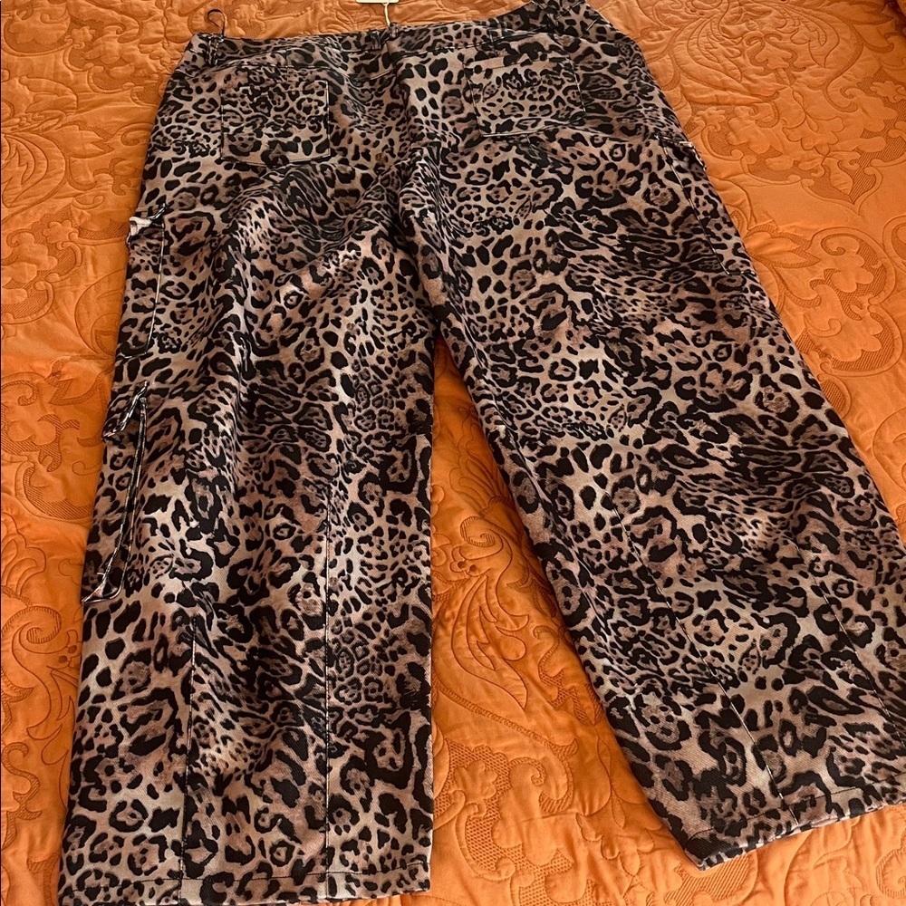 Peppermayo Greedy Animal Print Cargo Pants, size 18 - Picture 10 of 11